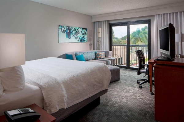 Sonesta Select Boca Raton Town Center image 9